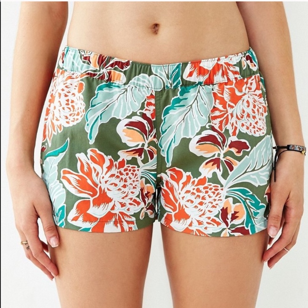 NWOT patagonia barely baggies